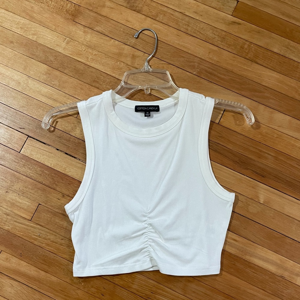 M crop top.